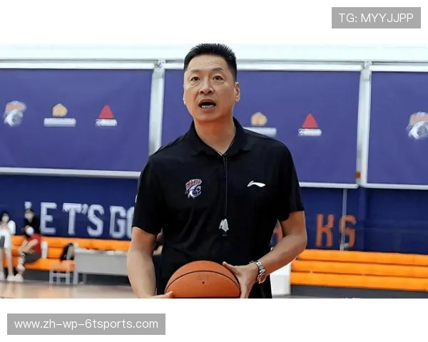 足球场偶遇CBA球员事件回顾 足球场偶遇CBA球员事件回顾